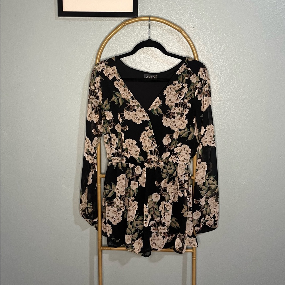 Floral longsleeve romper 🌸